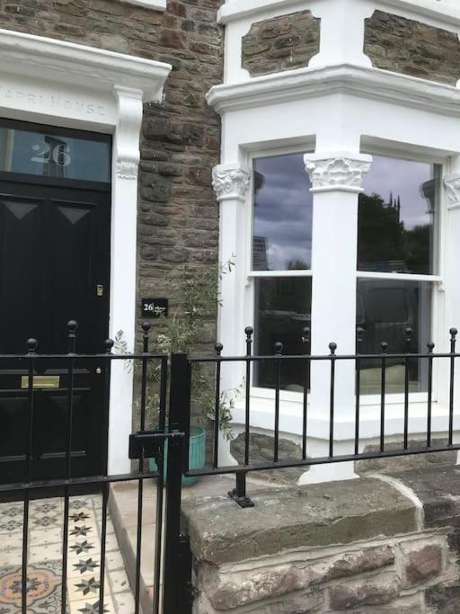Large Newly Refurbished House Close To Harbour Bristol Exterior photo